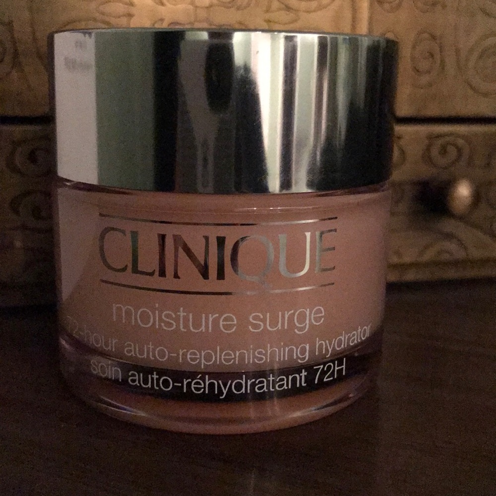 Clinique Moisture Surge